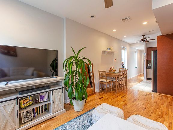 3rd image of 216-218 Market St #2