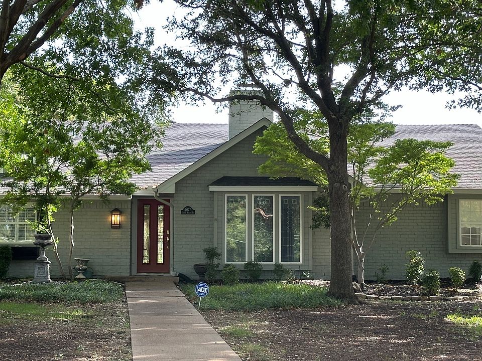1st image of 1027 Green Valley Ln