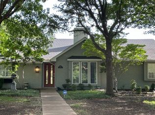 1027 Green Valley Ln, Duncanville, TX 75137