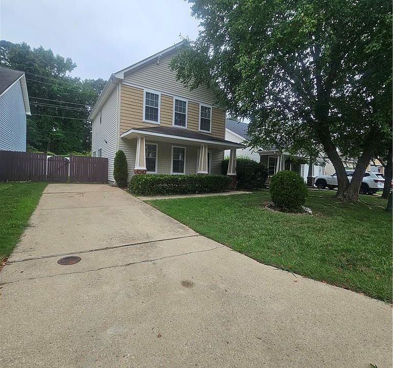1st image of 311 Town Pointe Way