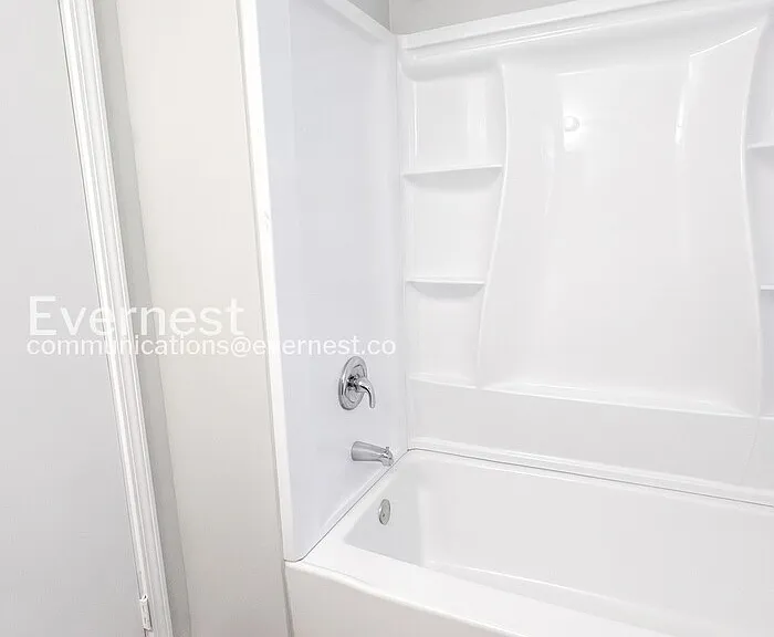5725 Avenue O — Photo 9