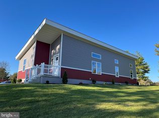 97 Fox Chase Ct, Kearneysville, WV 25430