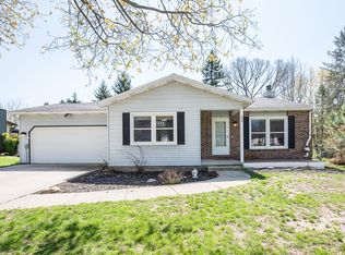 308 Oak Tree Dr, Clinton, MI 49236