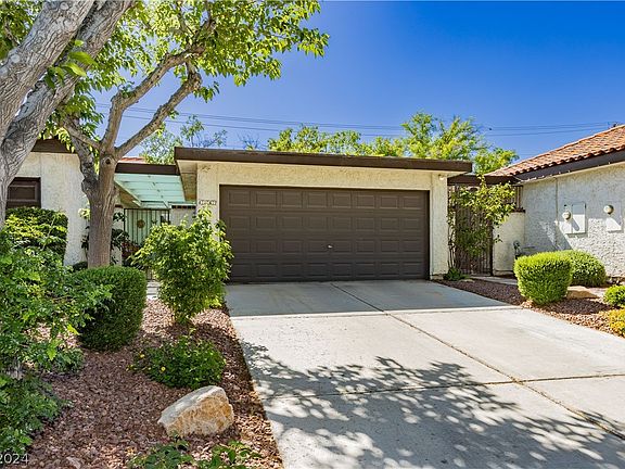 2nd image of 4567 Madreperla St #1