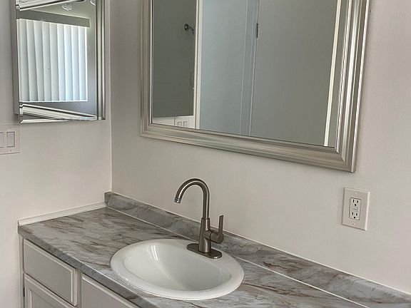 5th image of 5155 Yarmouth Ave APT 3