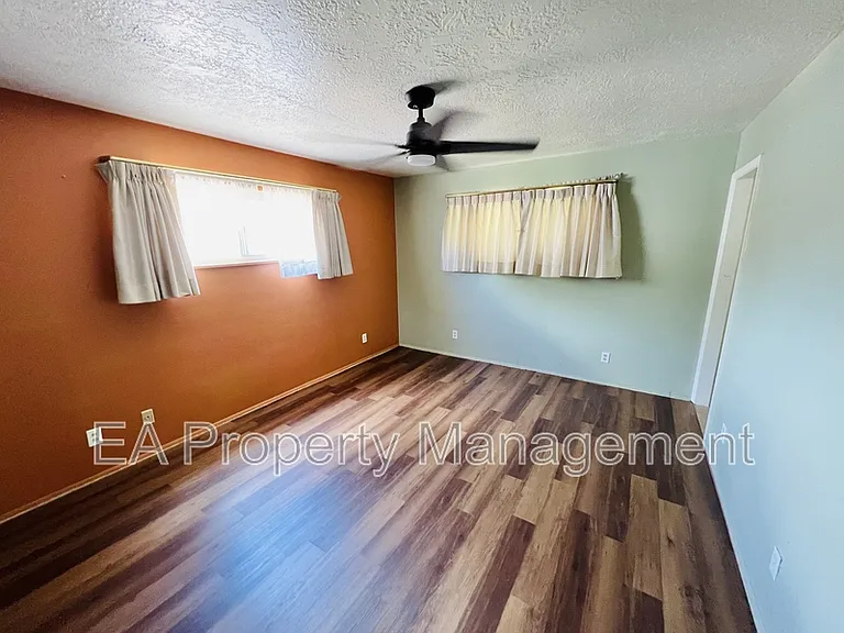 716 Dallas St NE — Photo 14
