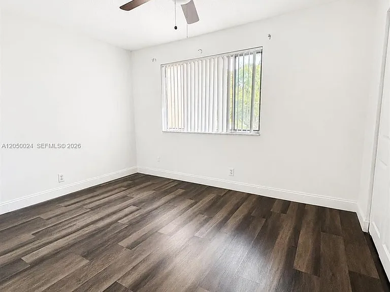 139 Sparrow Dr #5F — Photo 6