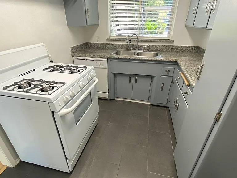 Arcadian Apartments — Photo 13