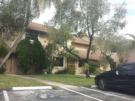 4th image of 207 Lakeside Cir