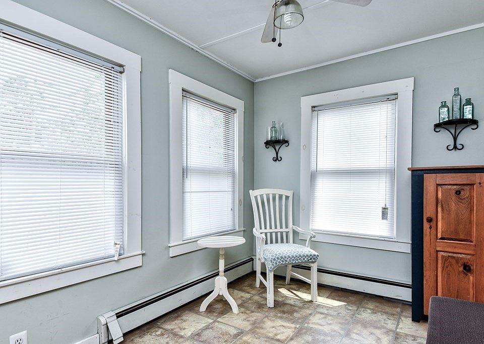 76 Hastings St, Framingham, MA 01701 Zillow