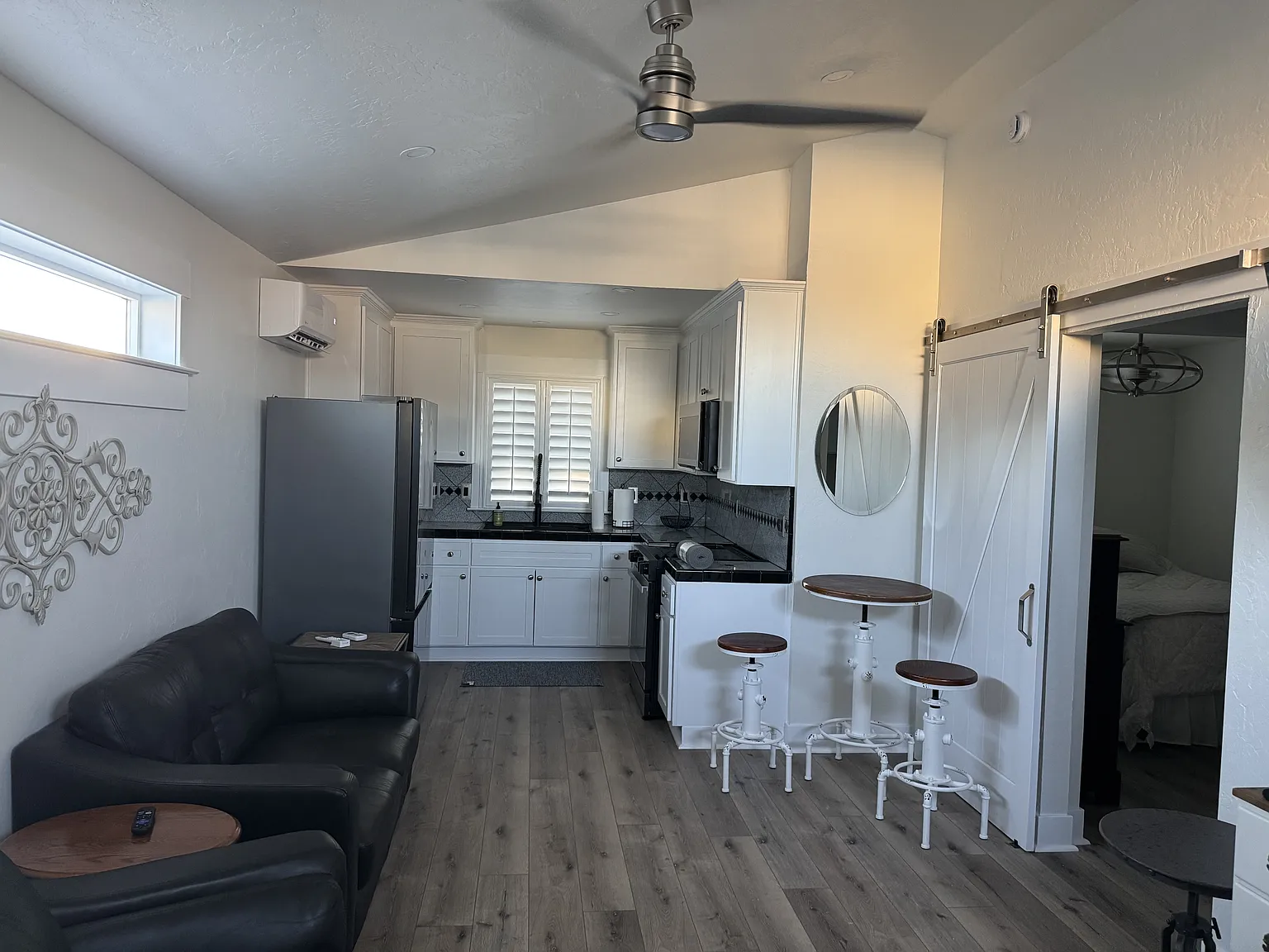 848 3rd St B - 1 — Photo 2