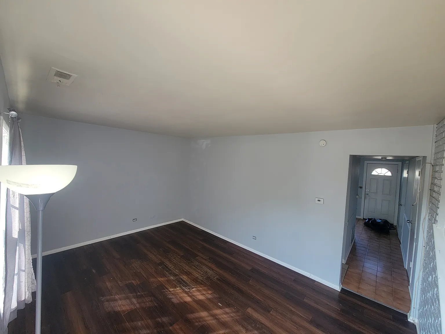 3 bed, 1.5 bath, 1300 sqft, $2,095 — Photo 2