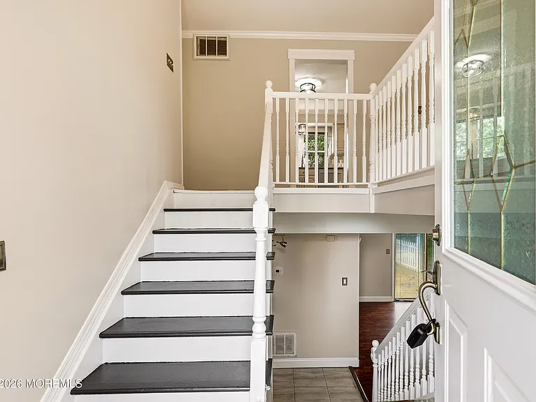 1029 Lucy Ln — Photo 4