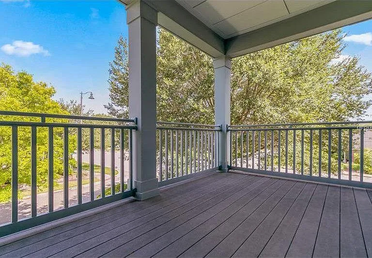 3993 Corrine Dr — Photo 27