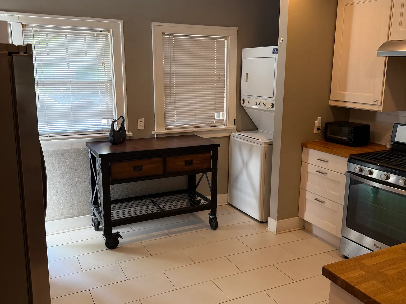 1 bed, 600 sqft, $1,000 — Photo 2
