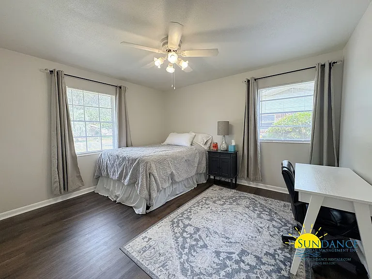 606 Camborne Ave NE — Photo 14