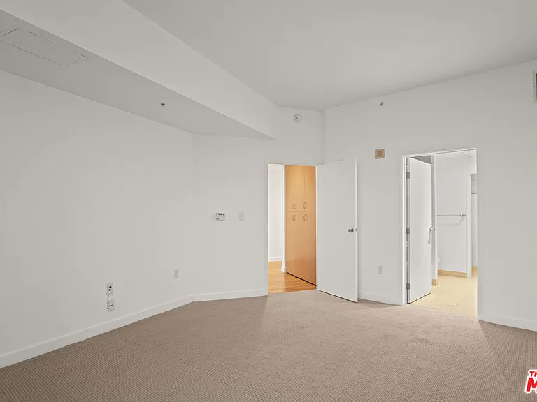 13700 Marina Pointe Dr #1801 — Photo 9