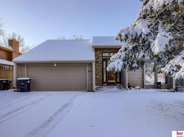 8211 Read St, Omaha, NE 68122