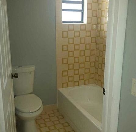 3rd image of 6941 Carlyle Ave #5E
