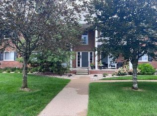 1121 Tienken Ct APT 114, Rochester, MI 48306