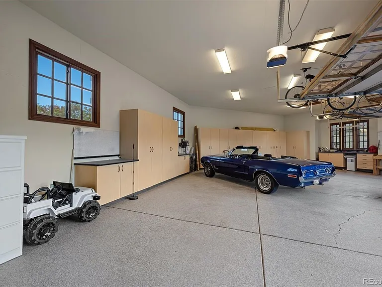 3440 Medallion Rd — Photo 46