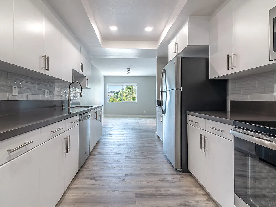 Bixby Hill Apartments