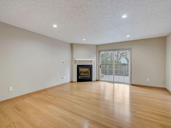 3rd image of 4014 Meadowleigh Way #28C