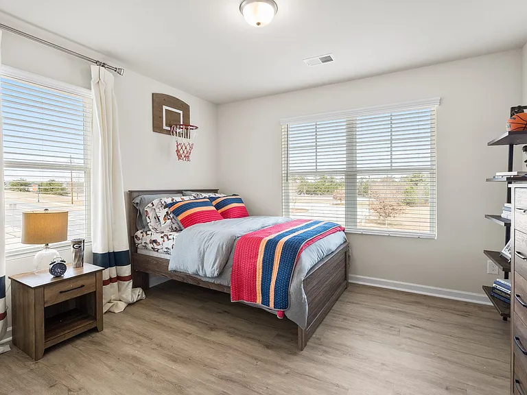 1149 NE Charming Pines Pl — Photo 19