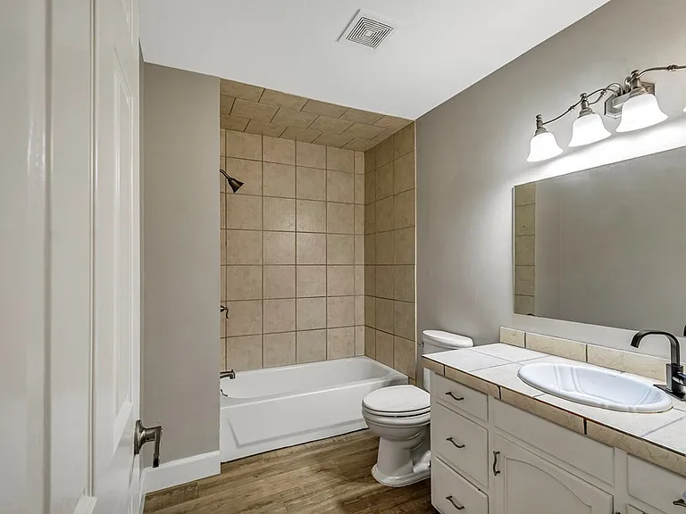422 W Pecan Ave #D — Photo 27