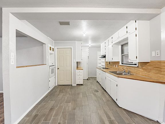 4th image of 1401 E 18th St
