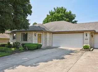 1032 Edgewater Dr, Morris, IL 60450