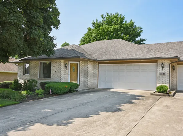 1032 Edgewater Dr, Morris, IL 60450