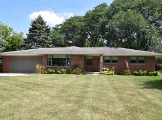 2540 Sheraton Rd, Brookfield, WI 53005