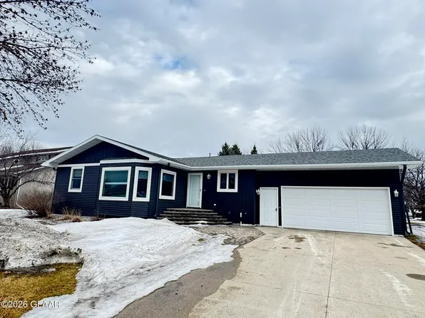 2126 12th Ave NW, East Grand Forks, MN 56721