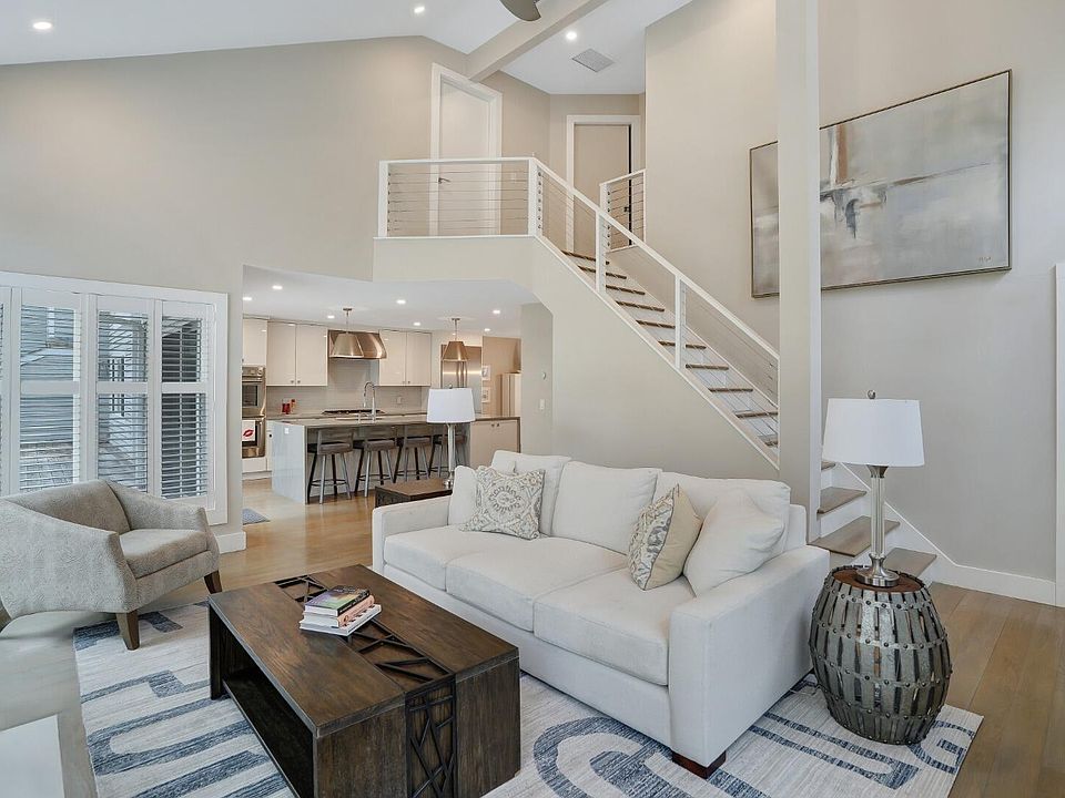2nd image of 150 Cove Road UNIT 10