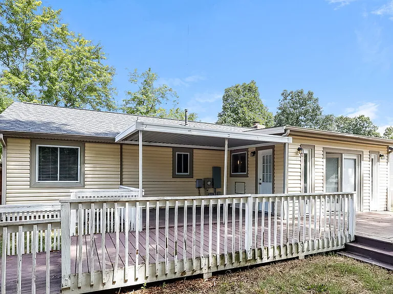 7236 Newell Acres Dr — Photo 16