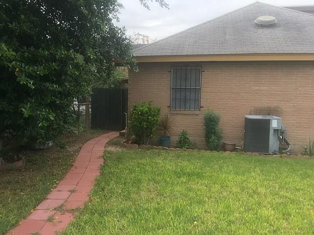 1st image of 901 N 4th Ave