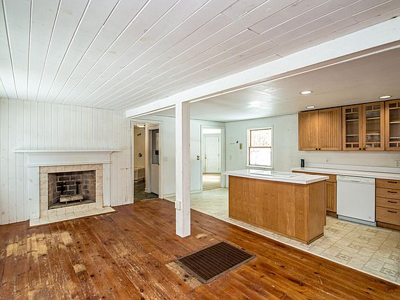 2nd image of 26 Carolyn Drive