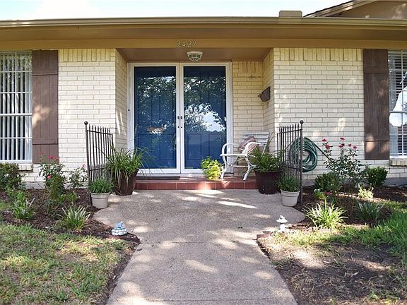 2nd image of 2429 Pinehurst Ln