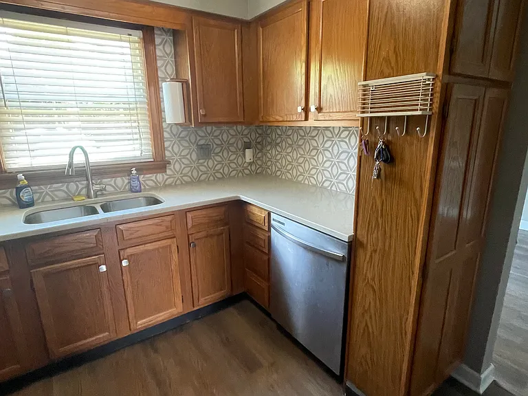 6146 Winfield Ct — Photo 7