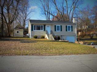 9 Fairfax Rd, Fishkill, NY 12524