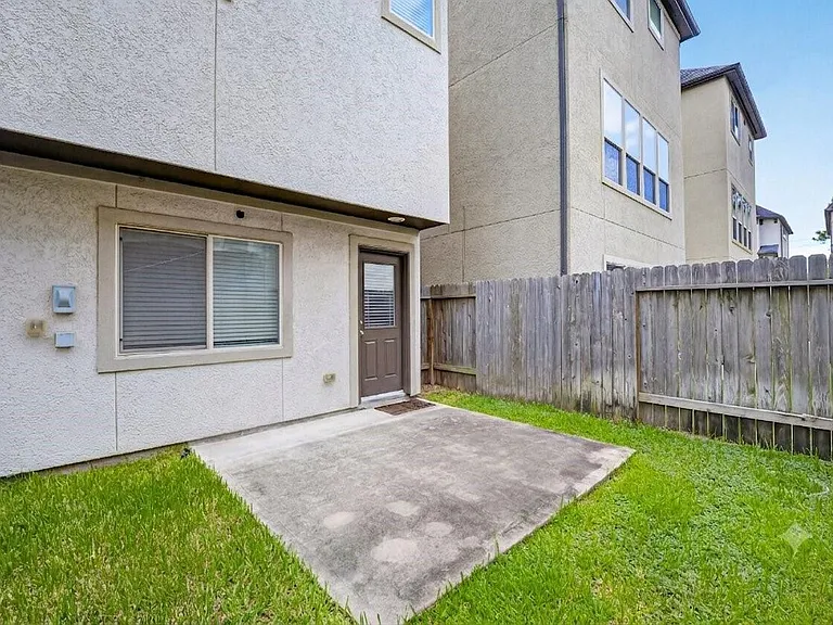 2707 Shadybrook Meadow Dr — Photo 38