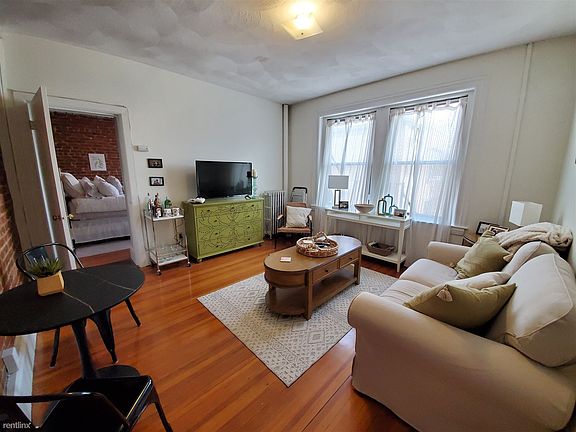 219 Harvard St 15 - 1