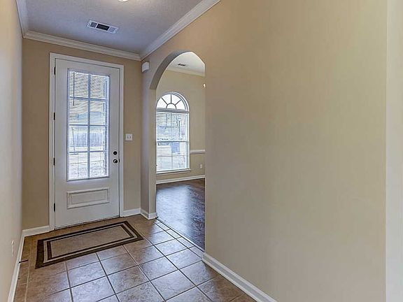 5th image of 1445 Redmond Cir W