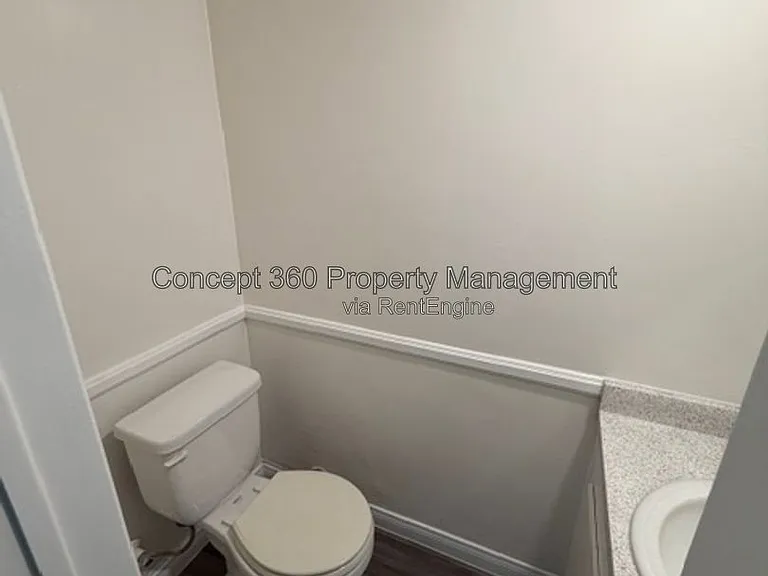 327 Molino Ave #4 — Photo 10