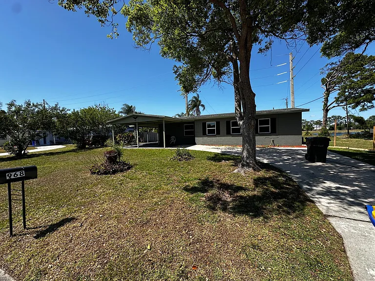 968 Bouganvillea Dr — Photo 3