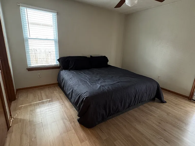 738 Luther St — Photo 11