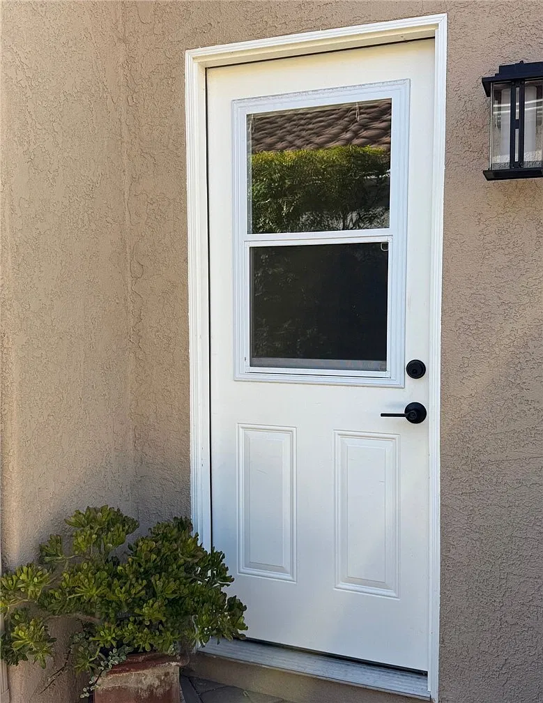 1 bed, 325 sqft, $2,999 — Photo 1