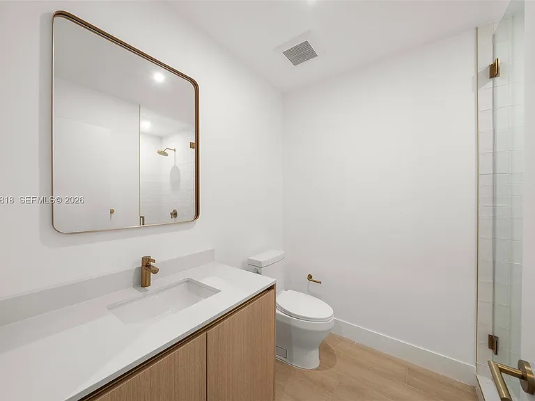 90 NE 32nd St #203 — Photo 20