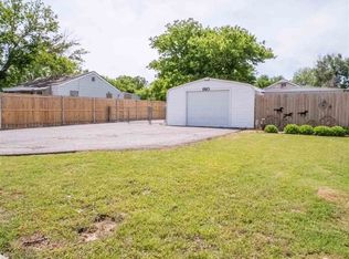 1910 SW B Ave, Lawton, OK 73501